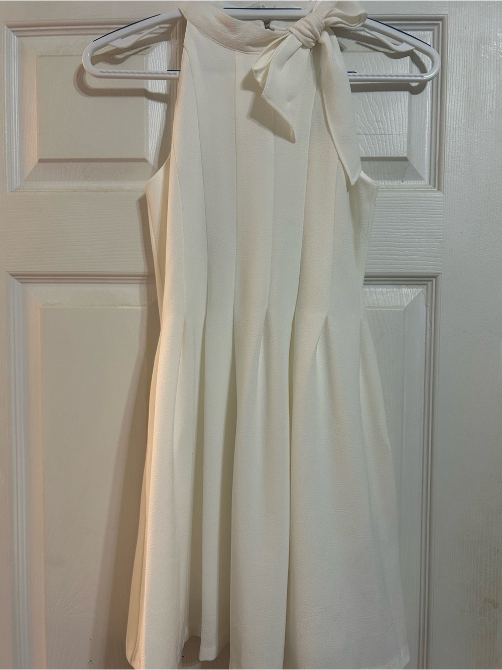 Elegant Cream Tie-Neck Sleeveless Dress